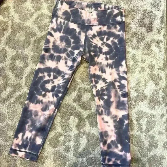 Athleta Girl Stash Your Treasures Chit Chat Capri S/7 - Picture 1 of 3